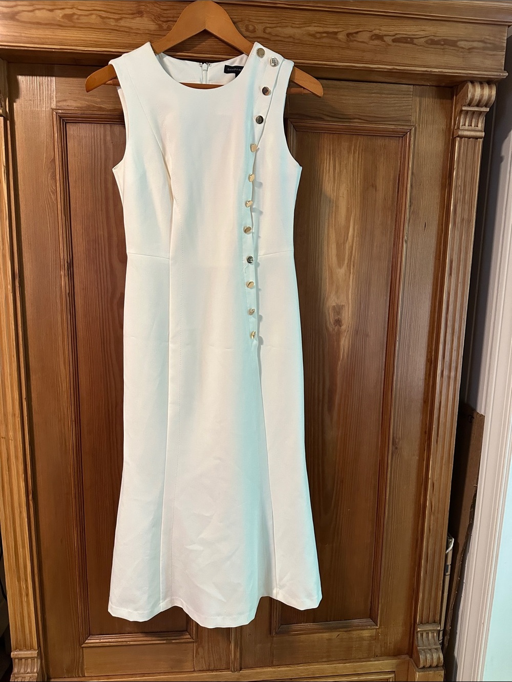 Banana Republic Buttoned Midi
Dress Warm White Gold Buttons size 2